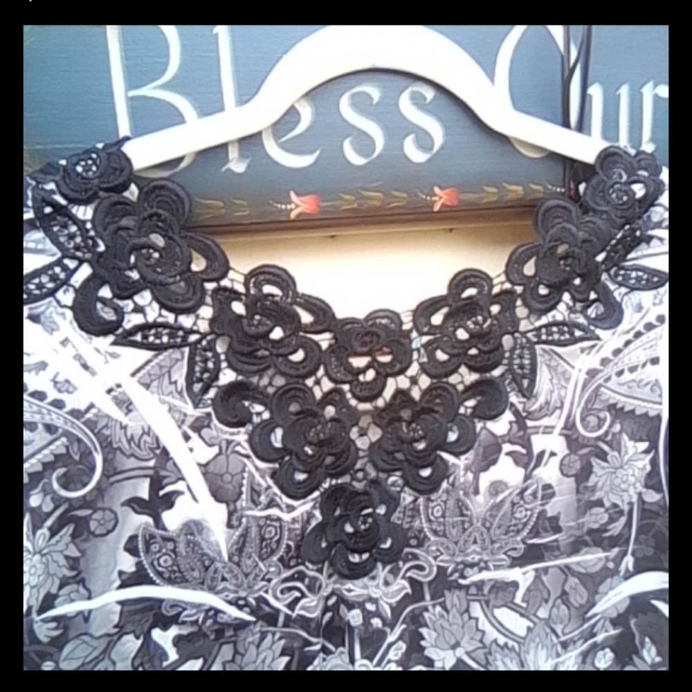 FREE WITH BUNDLE#Unity blouse - Picture 2 of 5